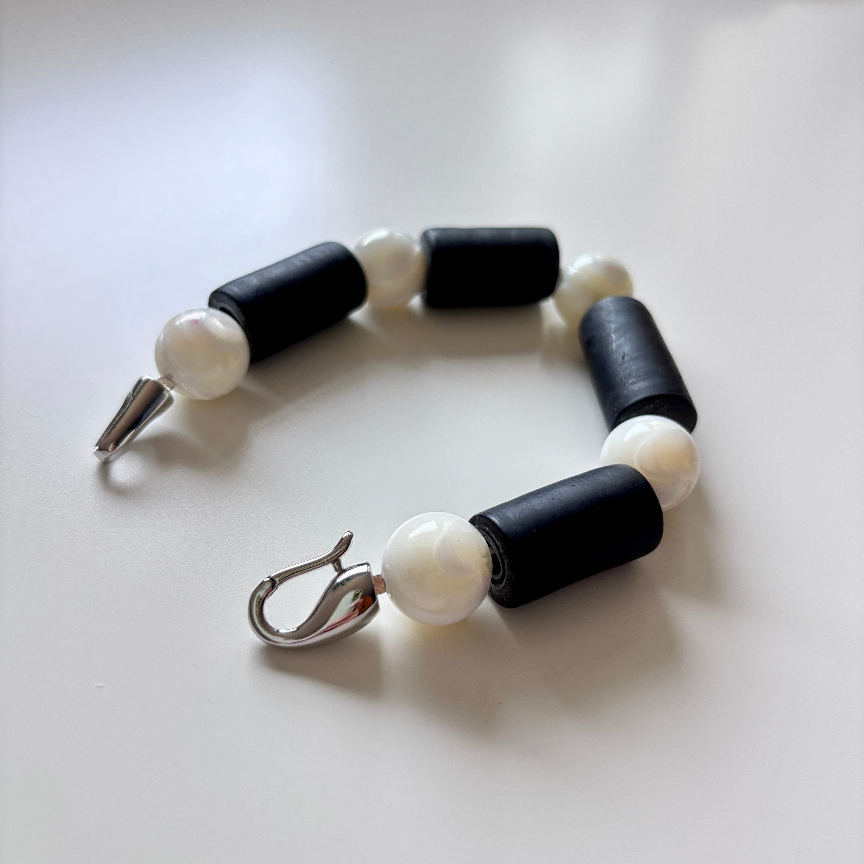 Nepalese Glass and Trochus Shell Bracelet – Black and White Chunky Beaded Bracelet – Handmade Bracelet